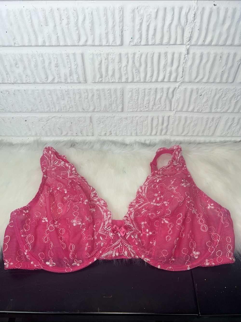 Vintage Fredrick’s Women’s Pink Lace Underwire Bra Size 42DD